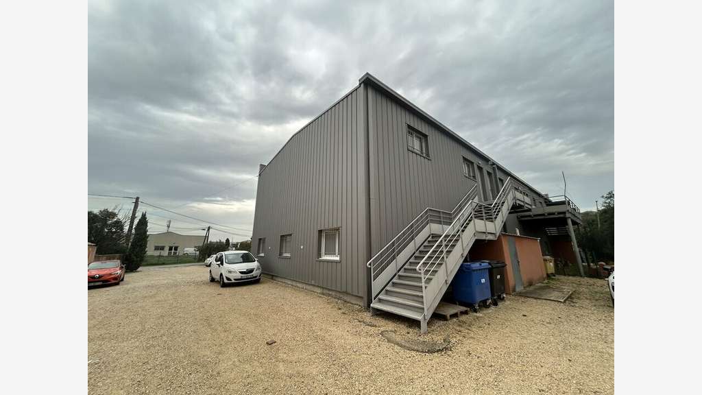 Bureaux en très bon état 153m² à louer à Vedène