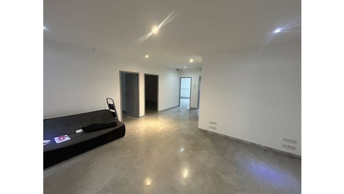 Bureaux en très bon état 153m² à louer à Vedène