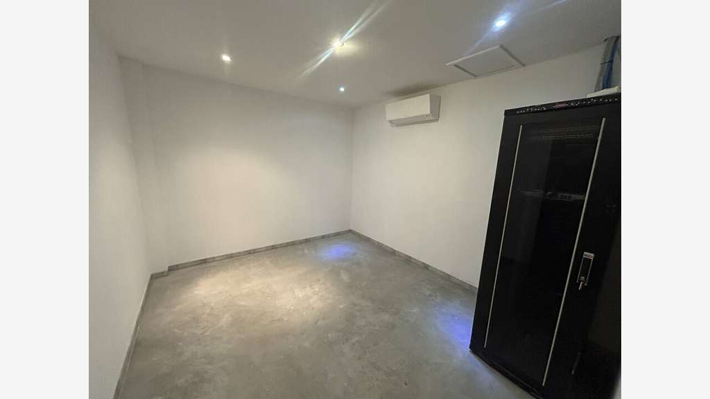 Bureaux en très bon état 153m² à louer à Vedène