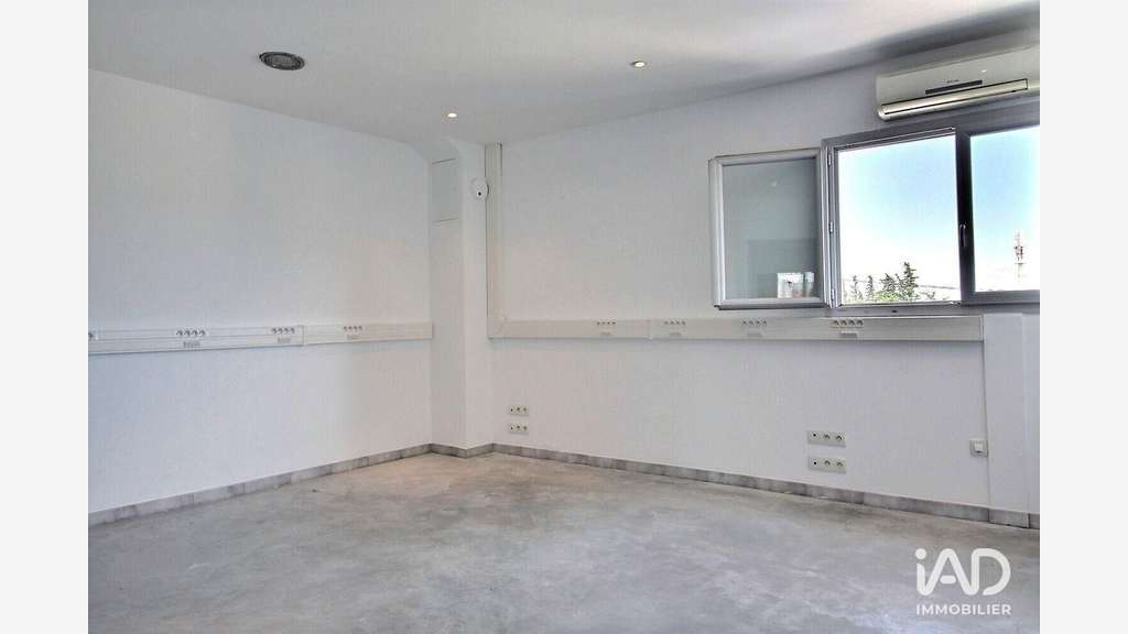 A louer bureaux 153m² à Vedène