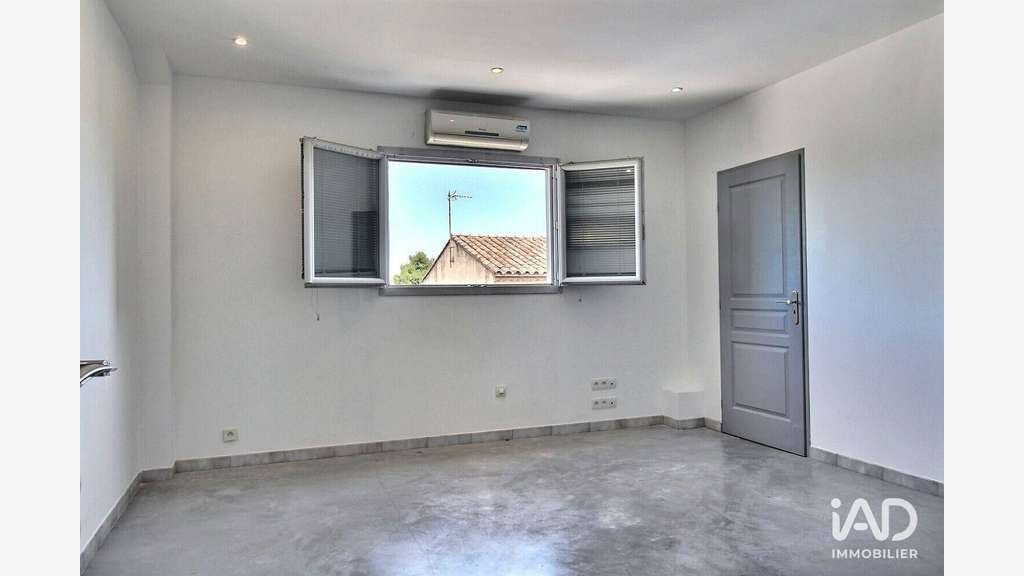 A louer bureaux 153m² à Vedène