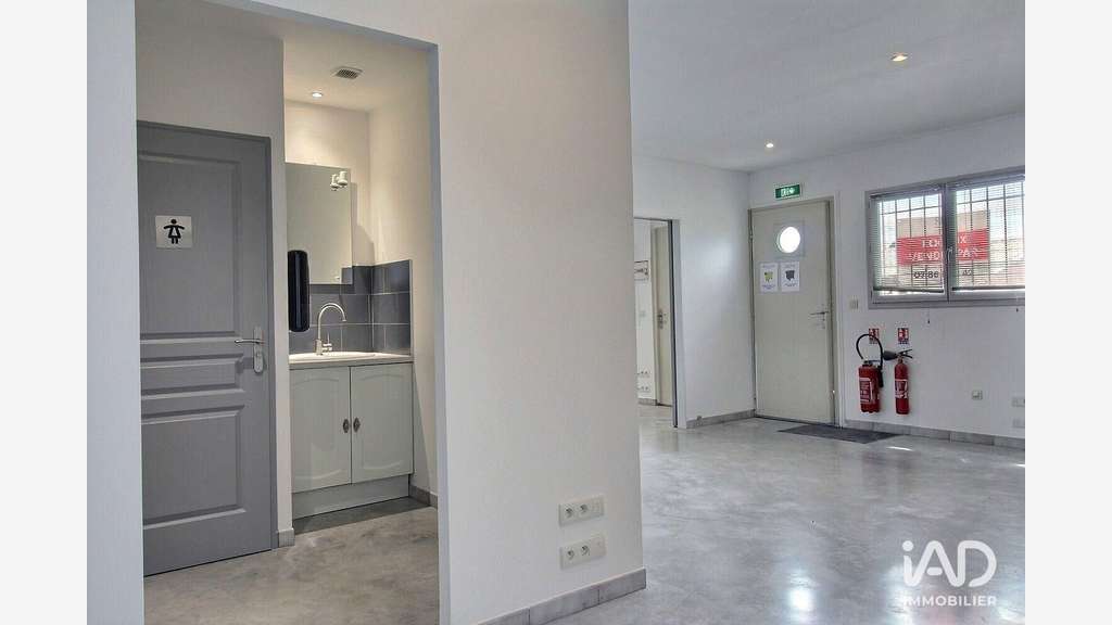 A louer bureaux 153m² à Vedène