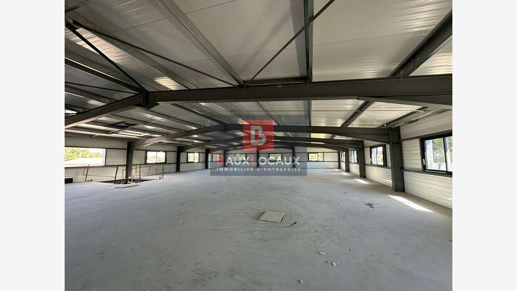Superbe plateau de bureaux R+1 à louer à Vedène
