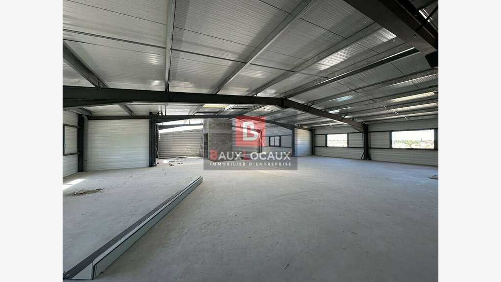 Superbe plateau de bureaux R+1 à louer à Vedène