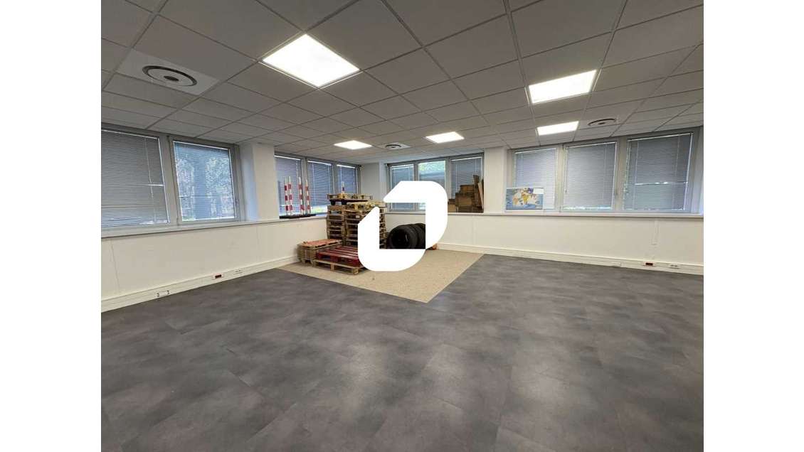 A louer Bureaux 151m² Velizy villacoublay