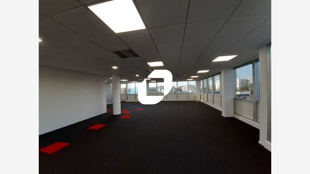 A louer Bureaux 900m² Velizy villacoublay