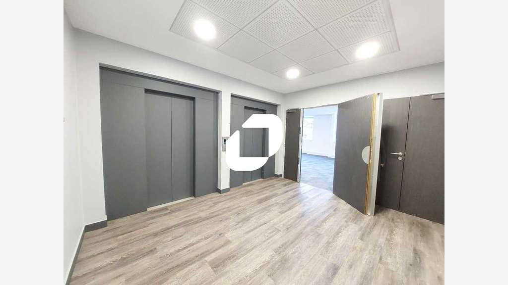 A louer Bureaux 1121m² Velizy villacoublay