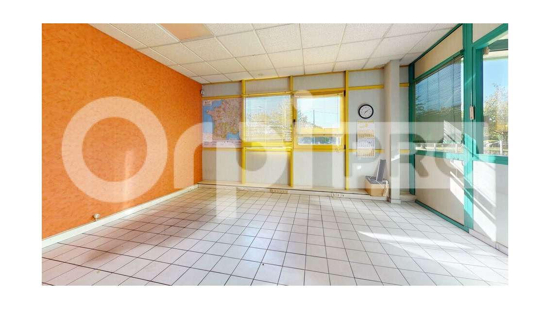 Bureau 166m² à louer à Vendin-le-Vieil