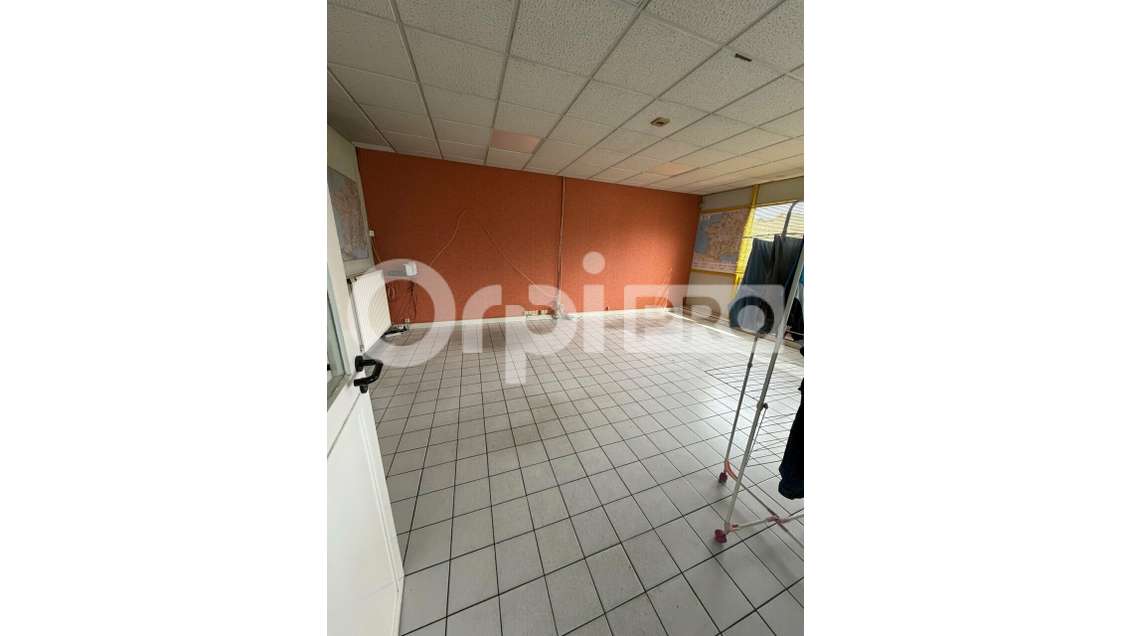 Bureaux 132m² à louer à Vendin-le-Vieil