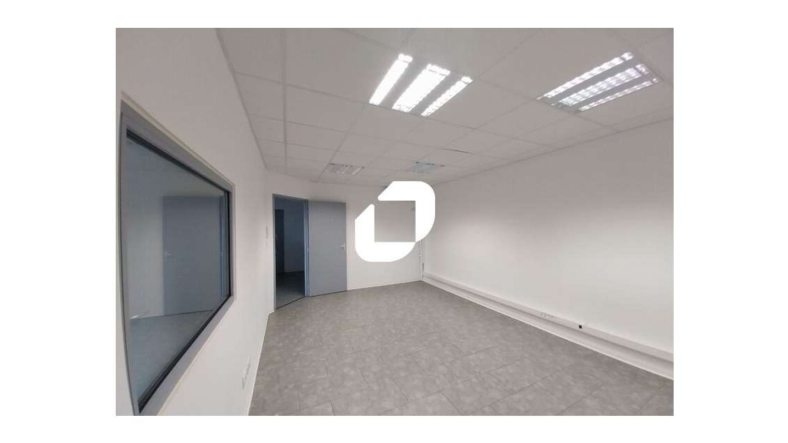 A louer Bureaux 90m² Vendres