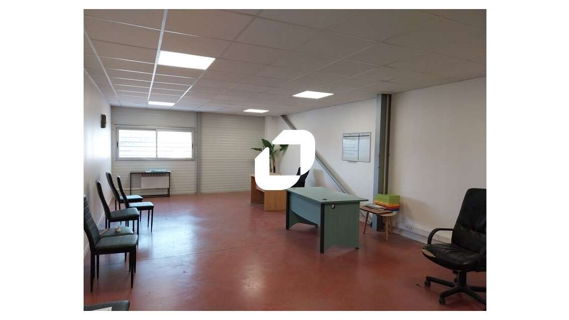A louer Bureaux 209m² Vendres