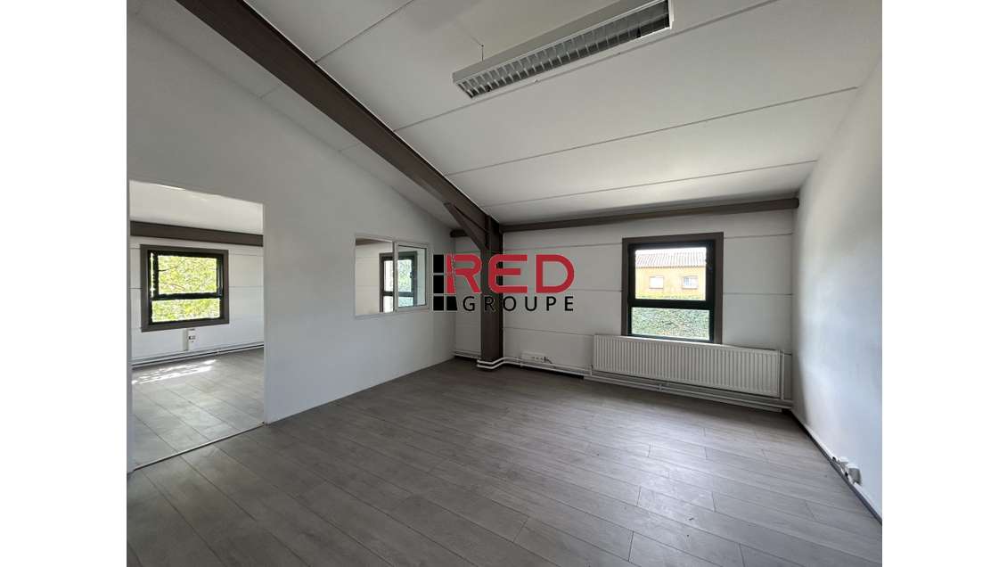 BUREAU A LOUER VENELLES