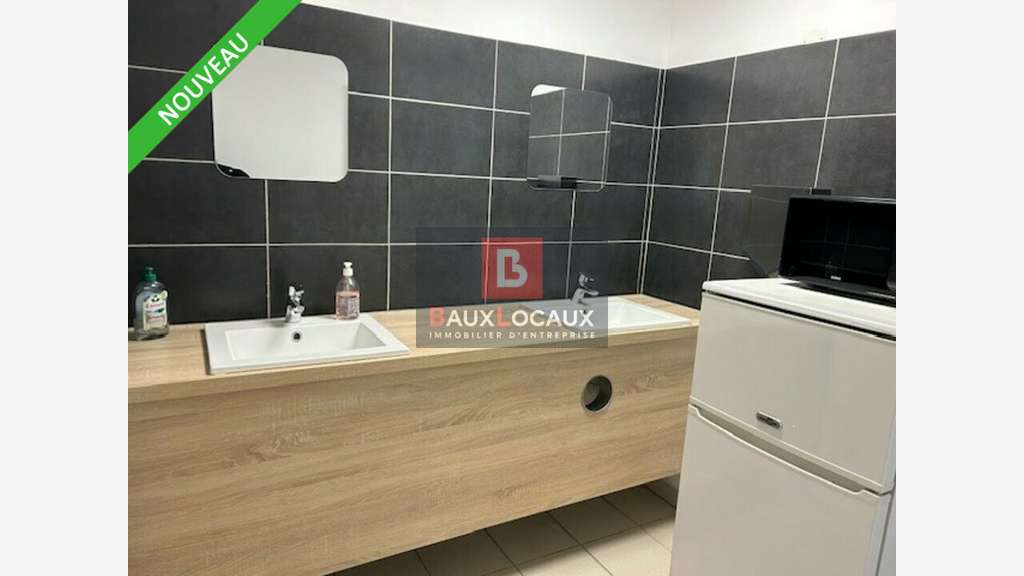 A louer bureau de 25m² à Venelles empl strat