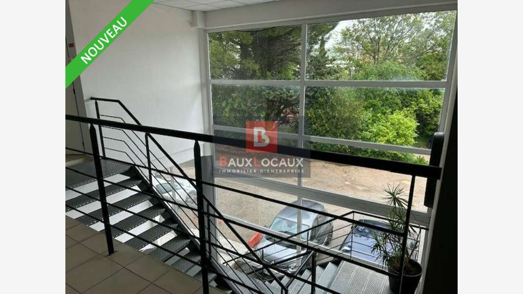 A louer bureau de 25m² à Venelles empl strat