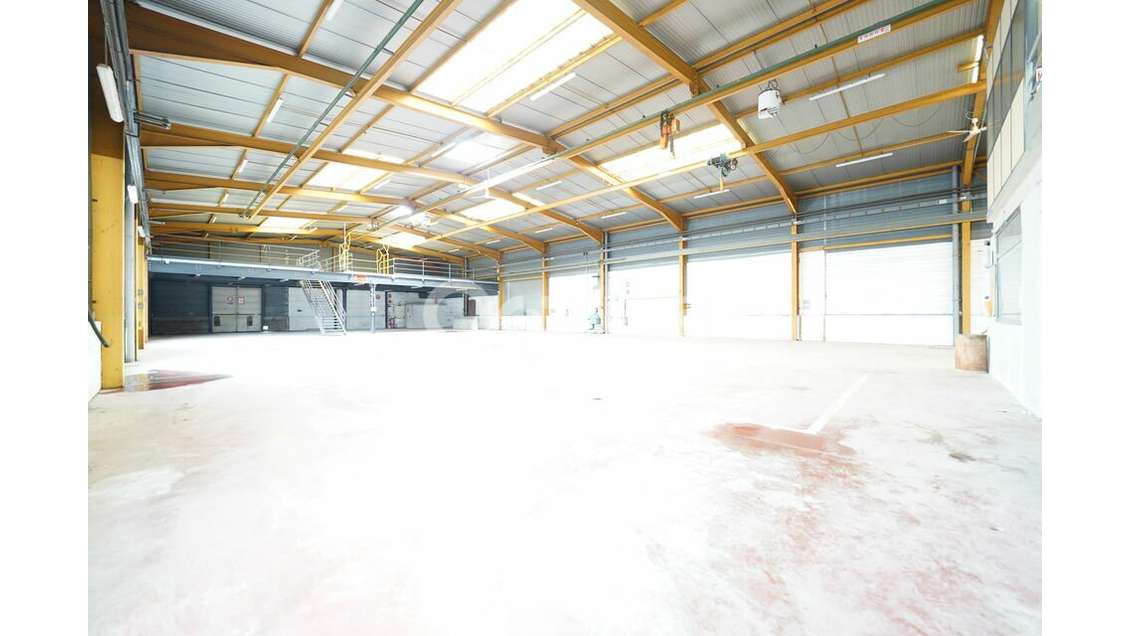 A louer bâtiment 266m² à Vénissieux