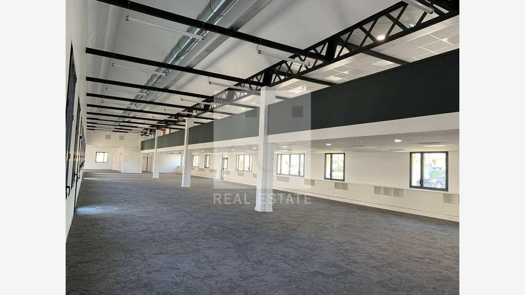 A louer bureaux rénovés à Vénissieux Moulin à Vent
