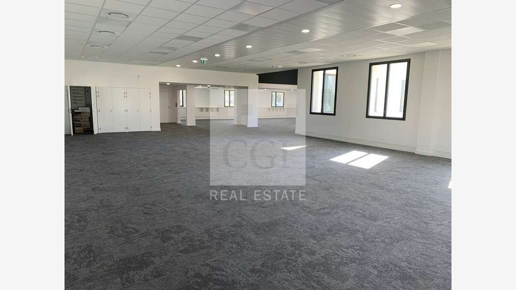 A louer bureaux rénovés à Vénissieux Moulin à Vent
