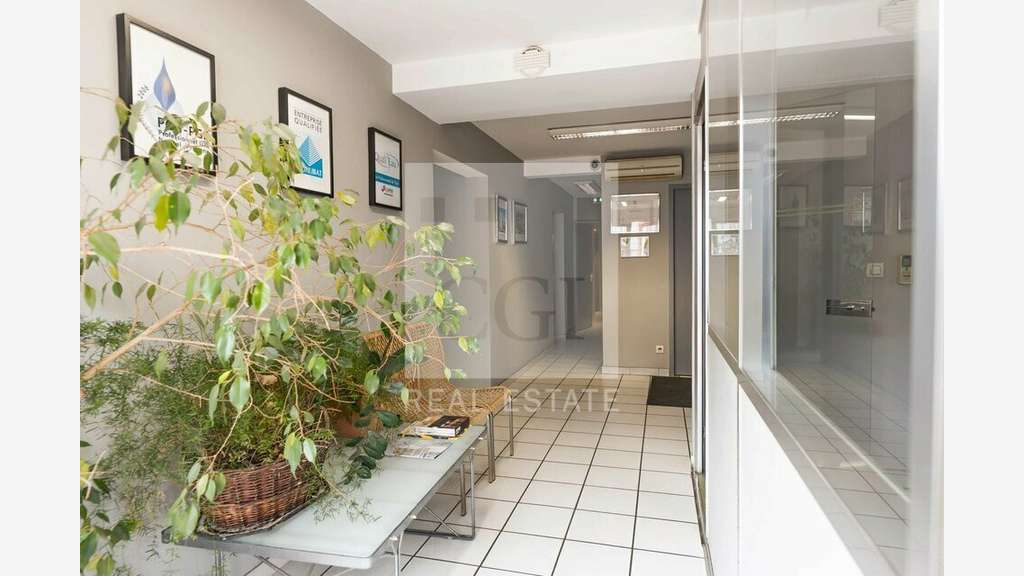 Bureaux 66m² à louer à Vénissieux Parc de la Tour