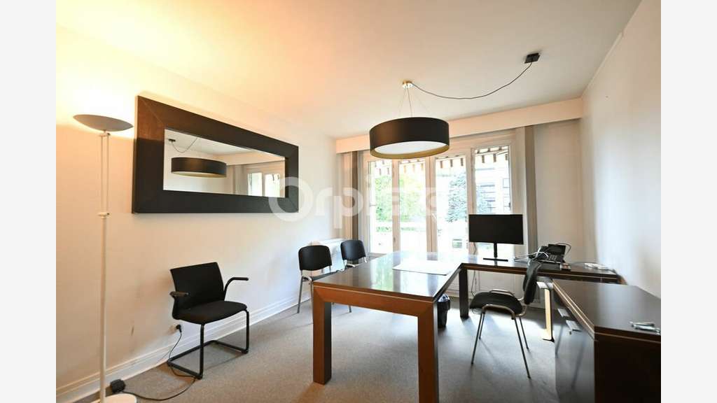 Bureaux 504m² à louer à Vénissieux