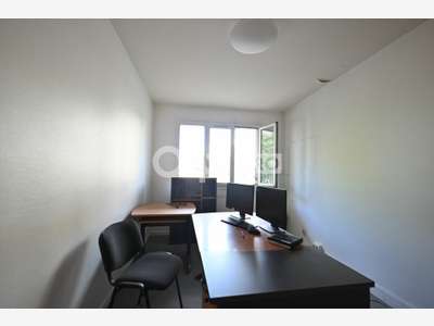 Bureaux 504m² à louer à Vénissieux