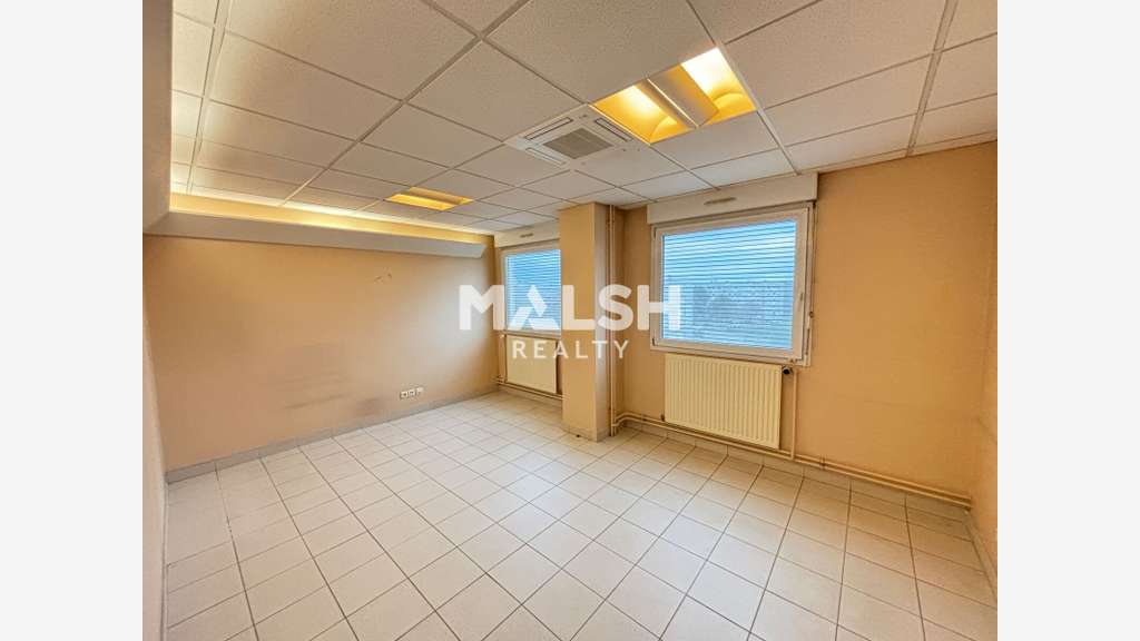 Bureaux 484m² PMR ERP5 à louer à Vénissieux
