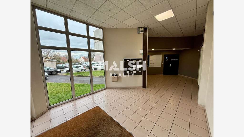 Bureaux 484m² PMR ERP5 à louer à Vénissieux