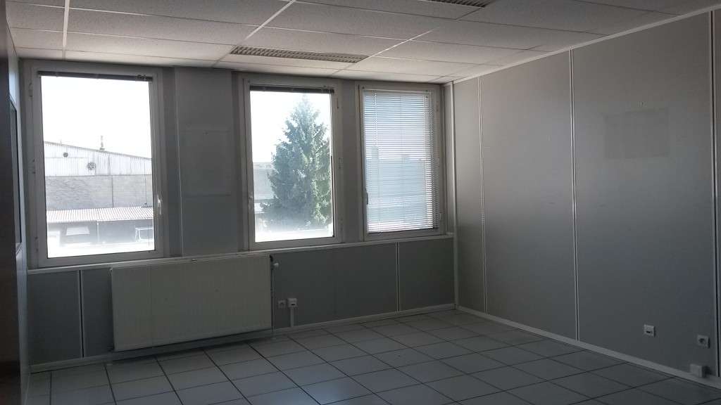 Bureau 46m² R+2 sans ascenseur à louer Vénissieux