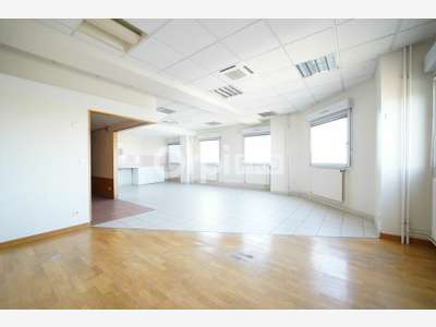 Bureaux à louer 484m² divisible à Vénissieux