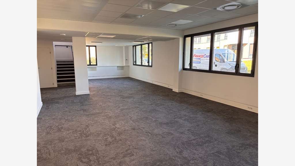 Bureaux 659m² à Vénissieux Parc du Moulin à Vent