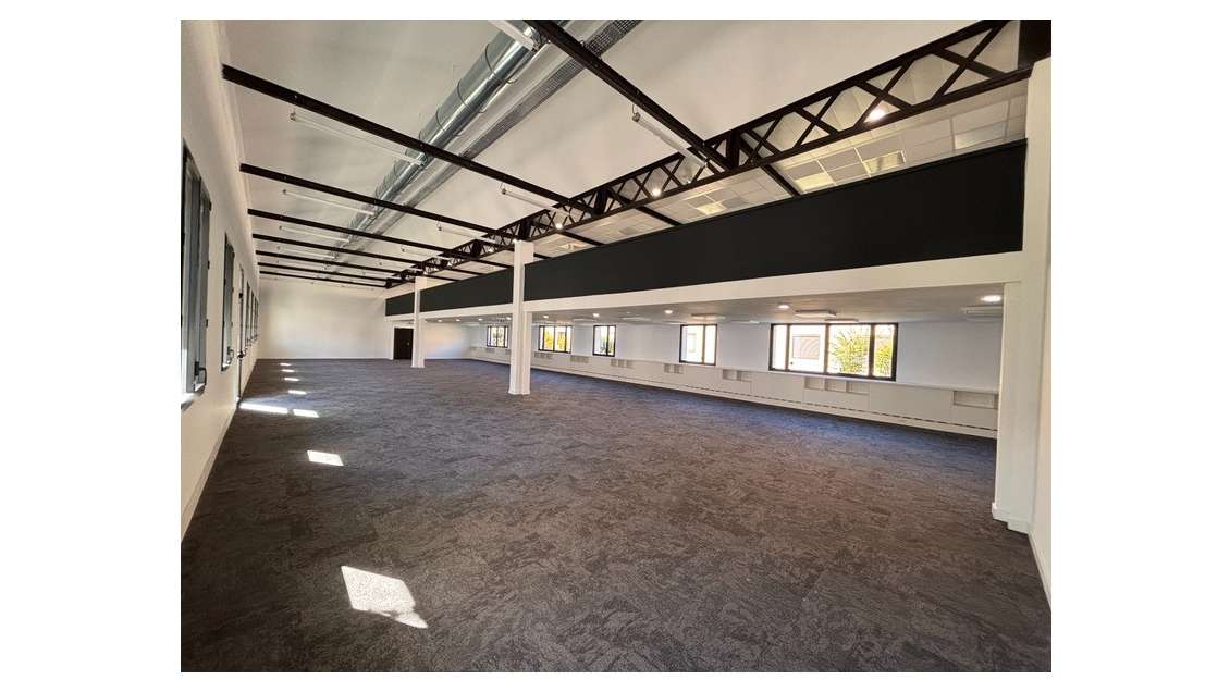 Bureaux 659m² à Vénissieux Parc du Moulin à Vent