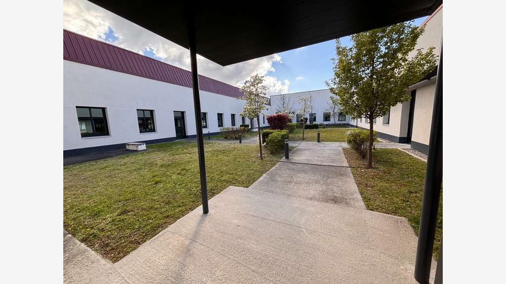 Bureaux 659m² à Vénissieux Parc du Moulin à Vent