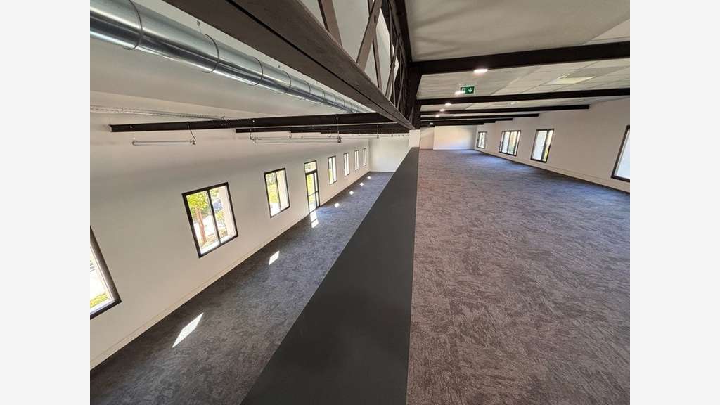 Bureaux 659m² à Vénissieux Parc du Moulin à Vent