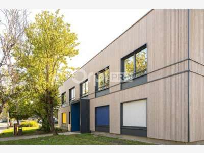 Surfaces à partir de 102m² à louer à Vénissieux