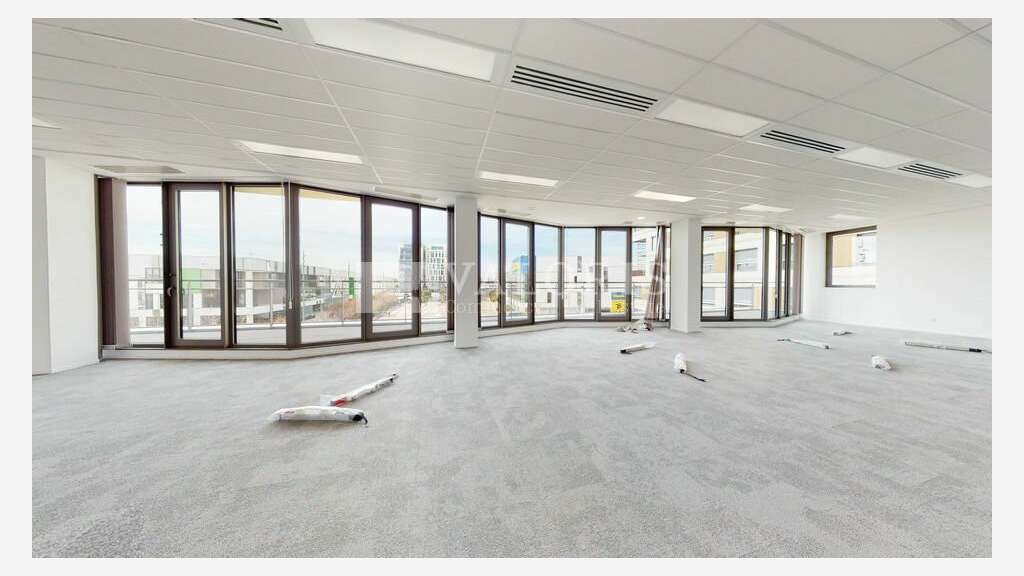 A louer bureaux neufs 100m² à Vénissieux  