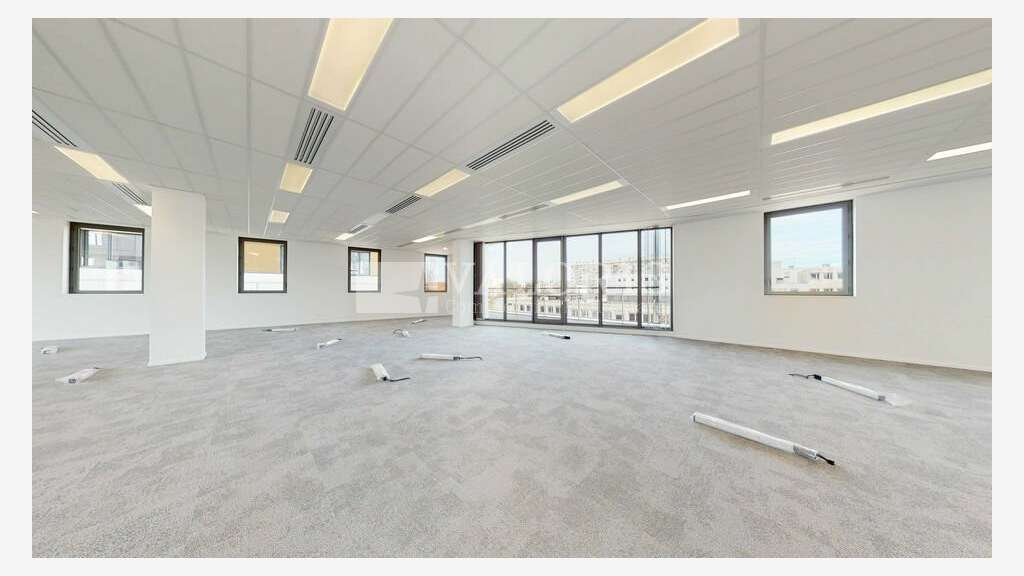 A louer bureaux neufs 100m² à Vénissieux  