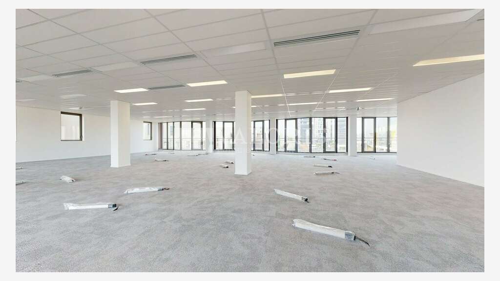 A louer bureaux neufs 100m² à Vénissieux  