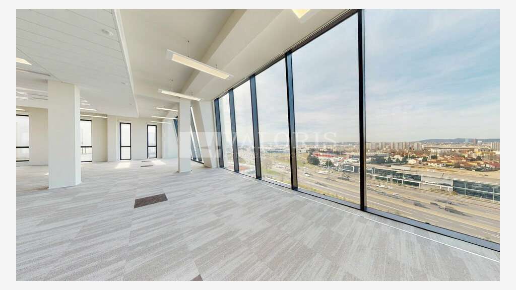 Bureaux neufs 289m² à louer à Vénissieux