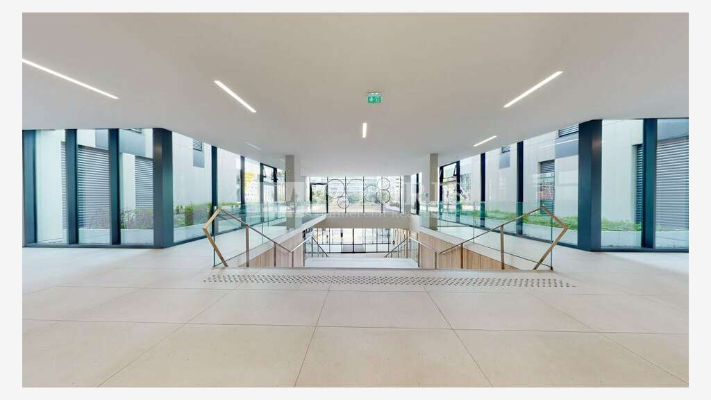 Bureaux neufs 289m² à louer à Vénissieux