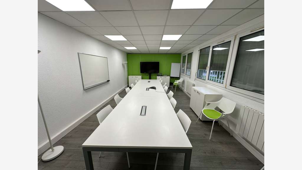 Bureaux 74m² + 3 places à louer à Vénissieux
