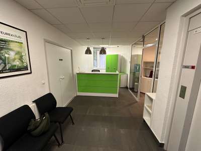 Bureau à louer VENISSIEUX (69), à 50m du p