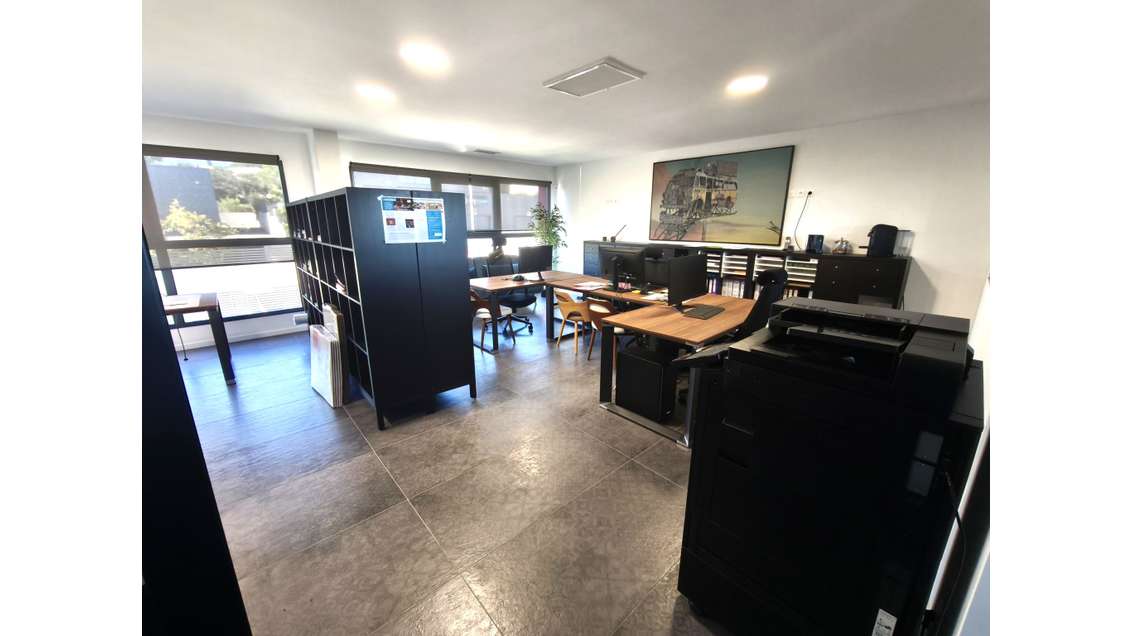 Plateau bureaux R+1 pour 82 m² ZAC Vergèze