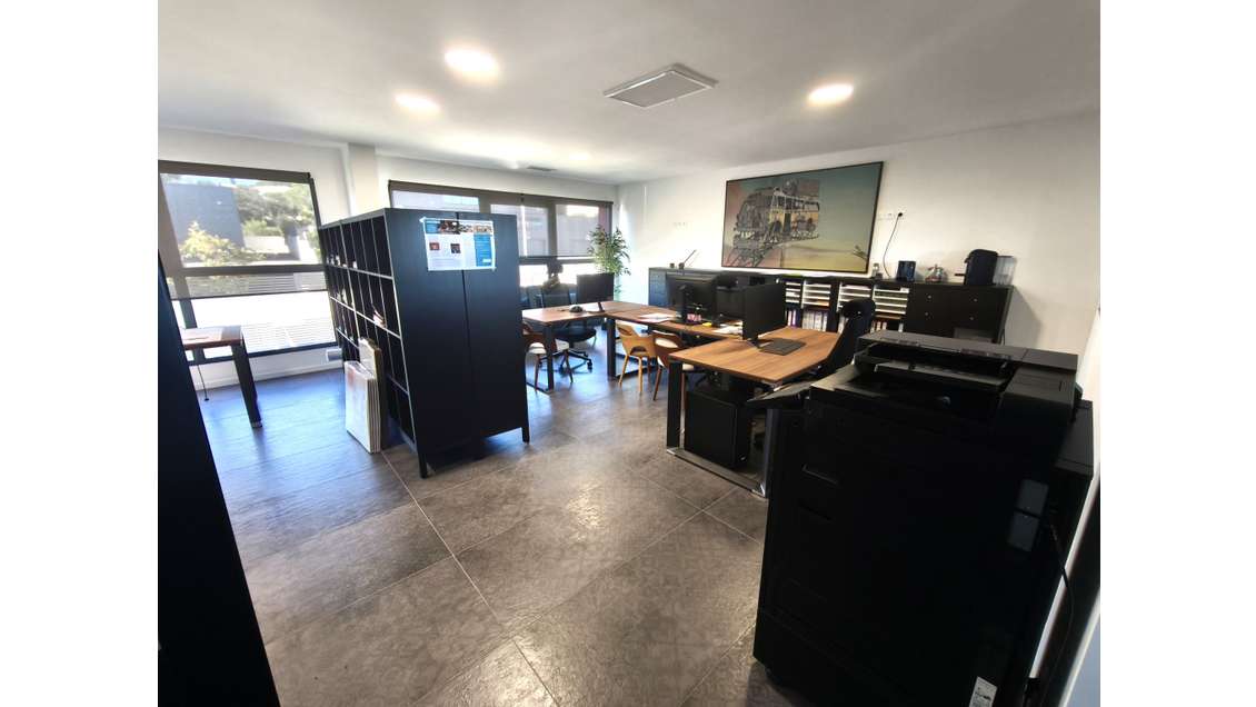 Plateau bureaux R+1 pour 82 m² ZAC Vergèze