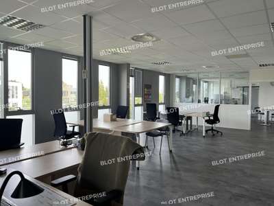 A louer bureaux 375m² R+1 à Vern-sur-Seiche