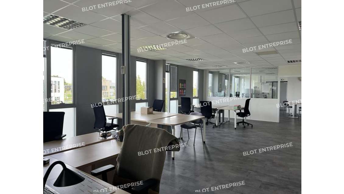 A louer bureaux 375m² R+1 à Vern-sur-Seiche
