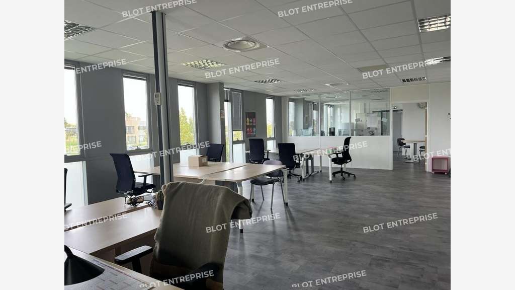 A louer bureaux 430m² à Vern-sur-Seiche