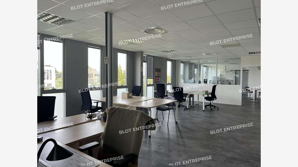 A louer bureaux 430m² à Vern-sur-Seiche