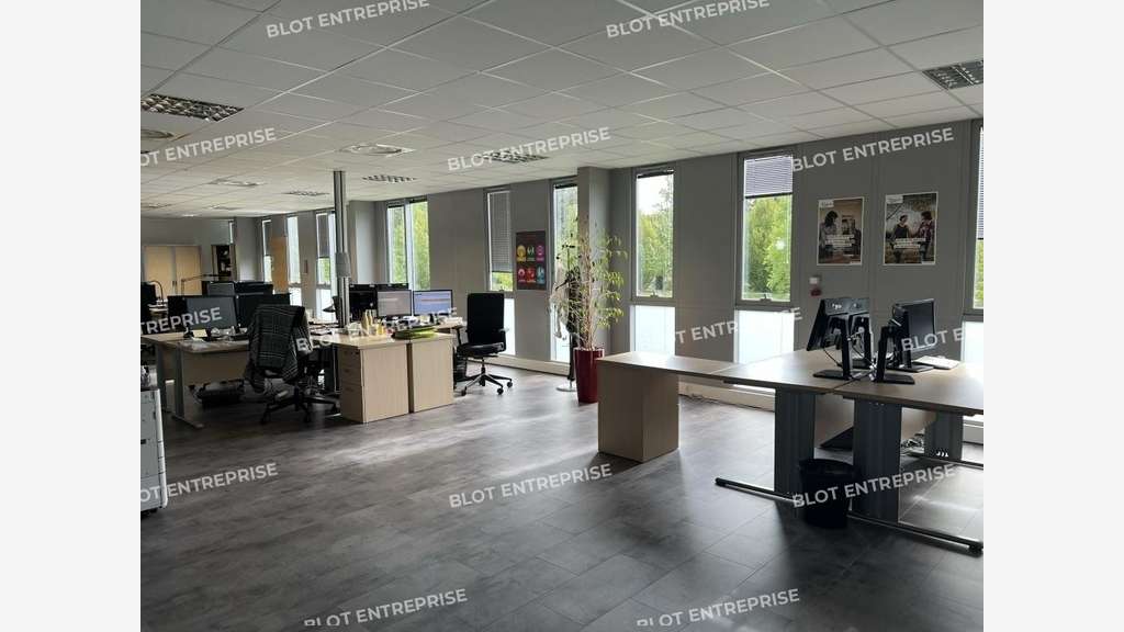 A louer bureaux 430m² à Vern-sur-Seiche