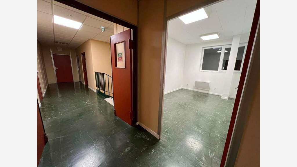Bureau à louer entre 12 et 30m² Creil Parc Alata 