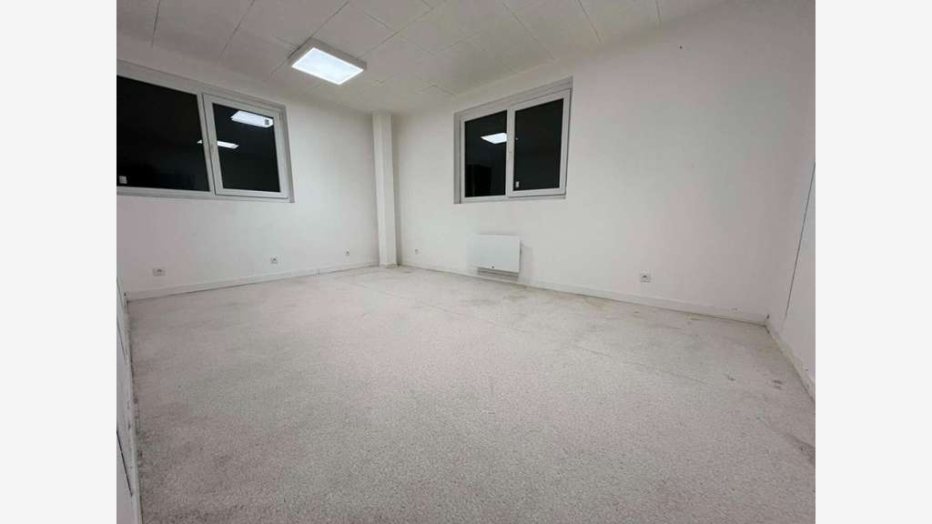 Bureau à louer entre 12 et 30m² Creil Parc Alata 
