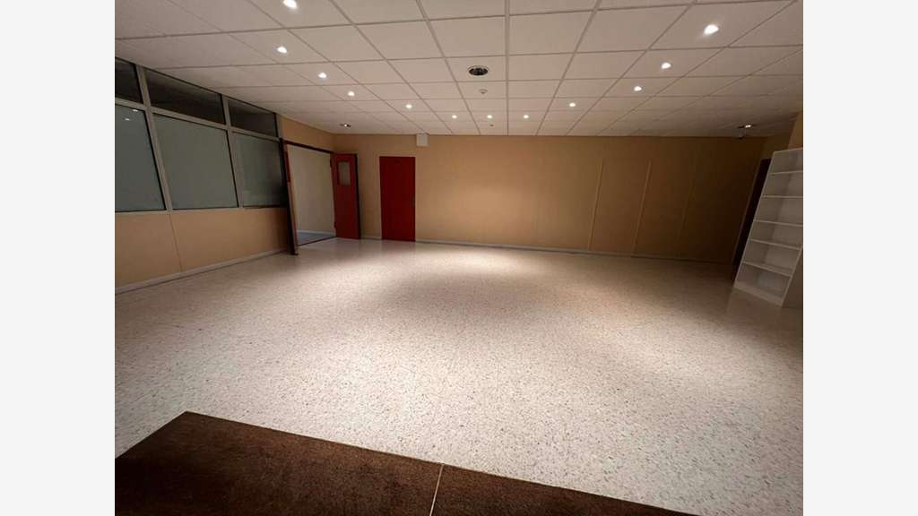 Bureau à louer entre 12 et 30m² Creil Parc Alata 